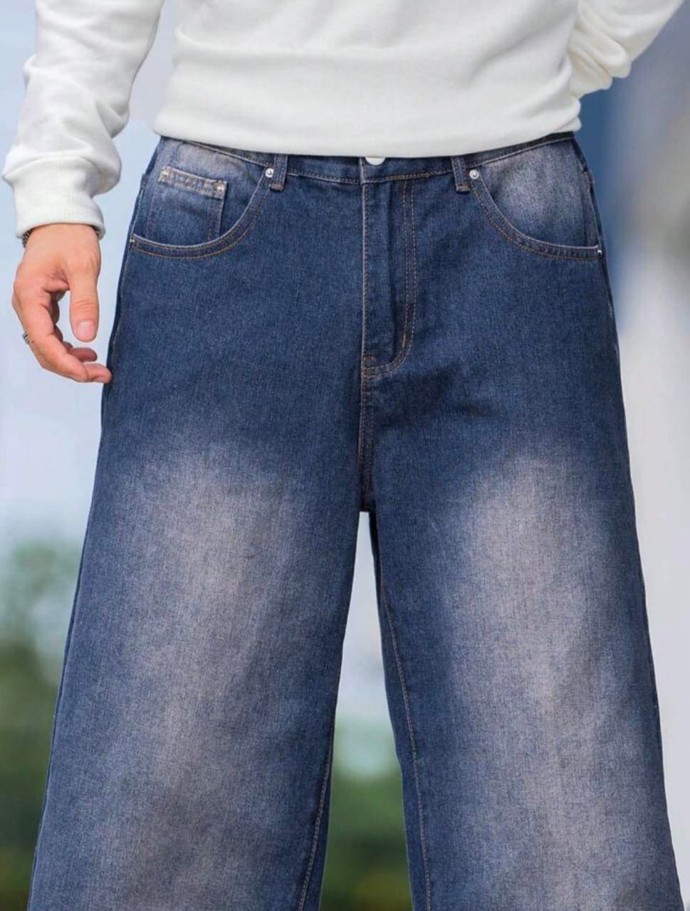 Shaded Loose Fit Jeans