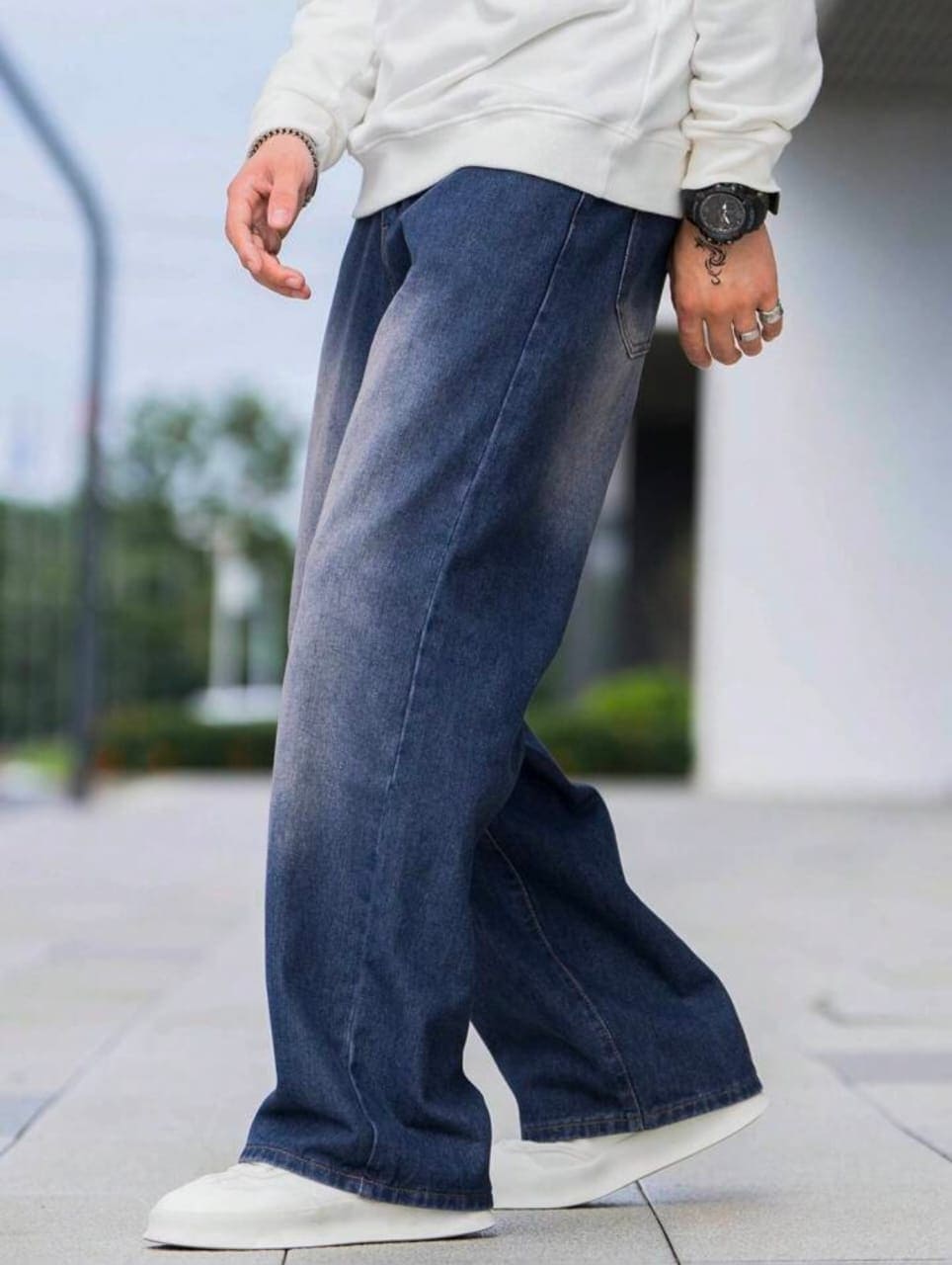 Shaded Loose Fit Jeans